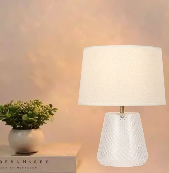 LAMP. DECO. PARA MESA E27-60W, 00902T-WH, AC. BLANCO/CRISTAL HOME DELIGHT (NO INC. BOMBILLO)